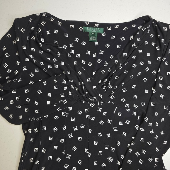 Lauren Ralph Lauren Dresses & Skirts - LAUREN RALPH LAUREN Women's 12P Black White Geometric Fit And Flare Dress -1867